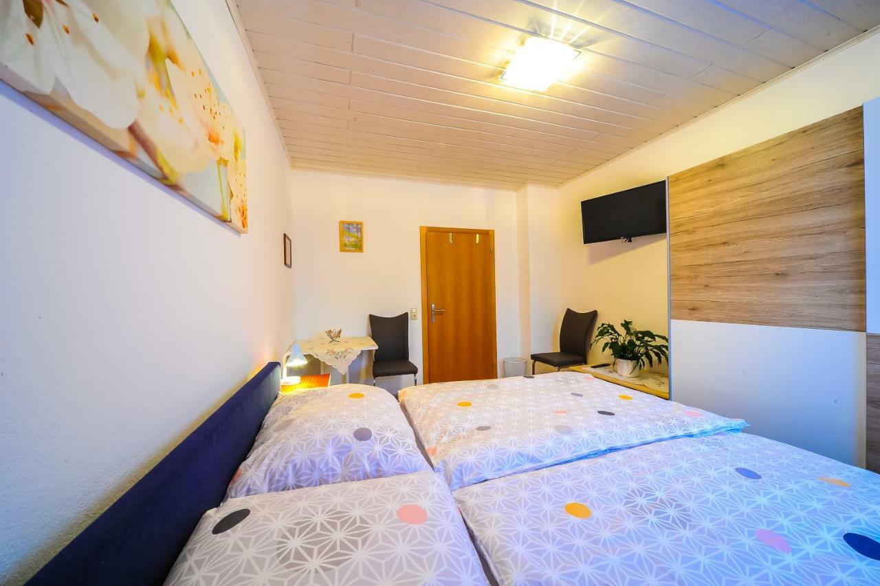 Privatzimmer Haus Erika Sankt Peter-Freienstein Exterior foto